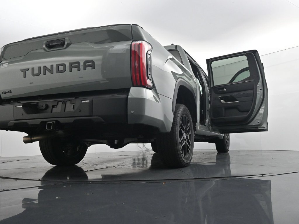 Used 2026 Toyota Tundra Limited AWD/4WD image 30