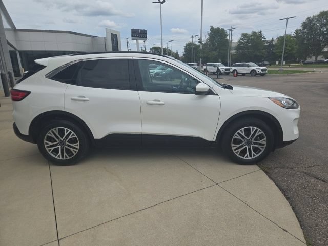 Used 2022 Ford Escape SEL w/ Technology Package AWD/4WD image 2
