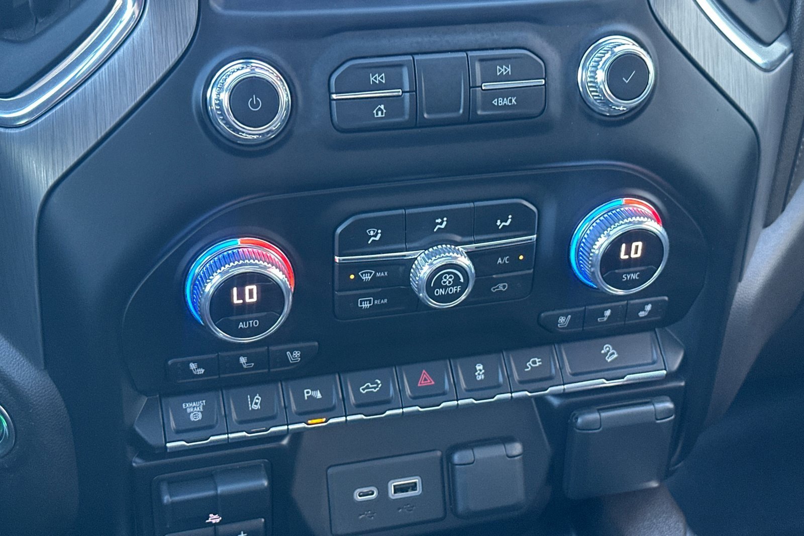 Used 2020 GMC Sierra 2500 Denali w/ Denali Ultimate Package image 19