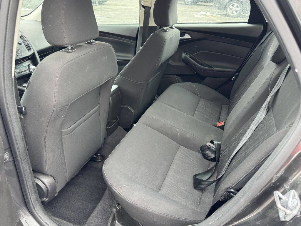 Used 2016 Ford Focus SE image 5