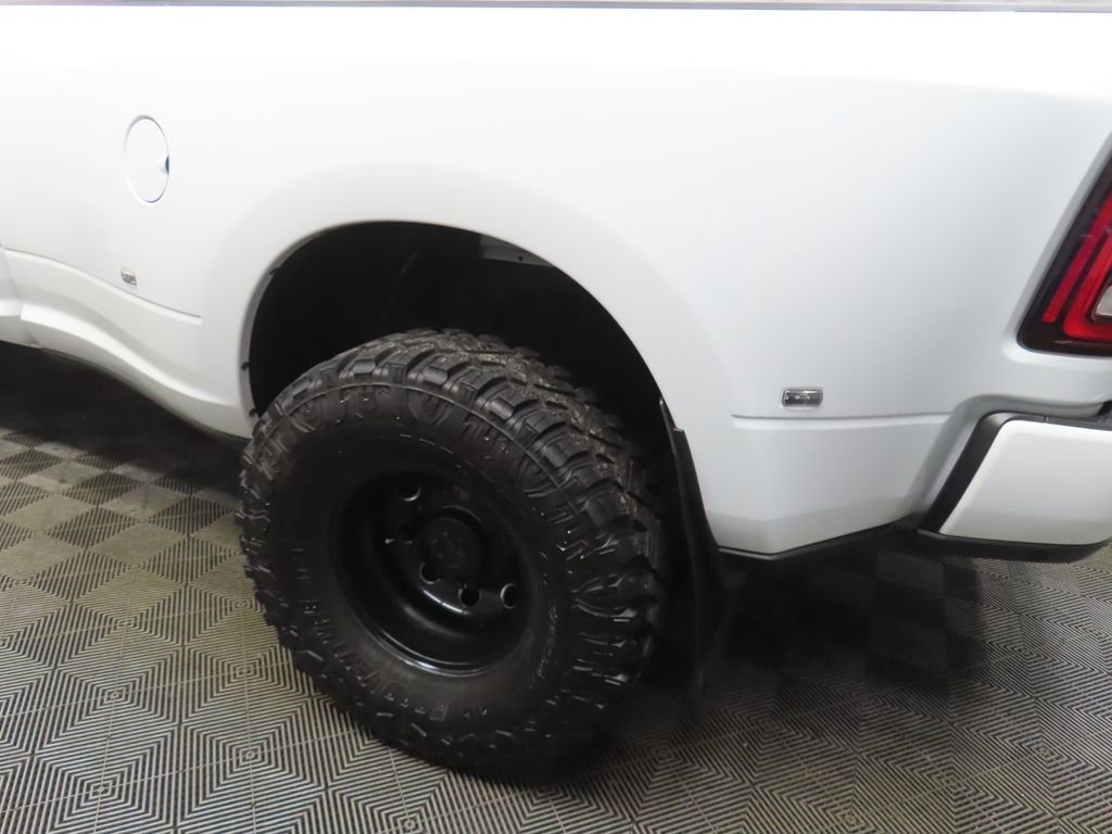 Used 2024 RAM 3500 Laramie w/ Night Edition AWD/4WD image 47