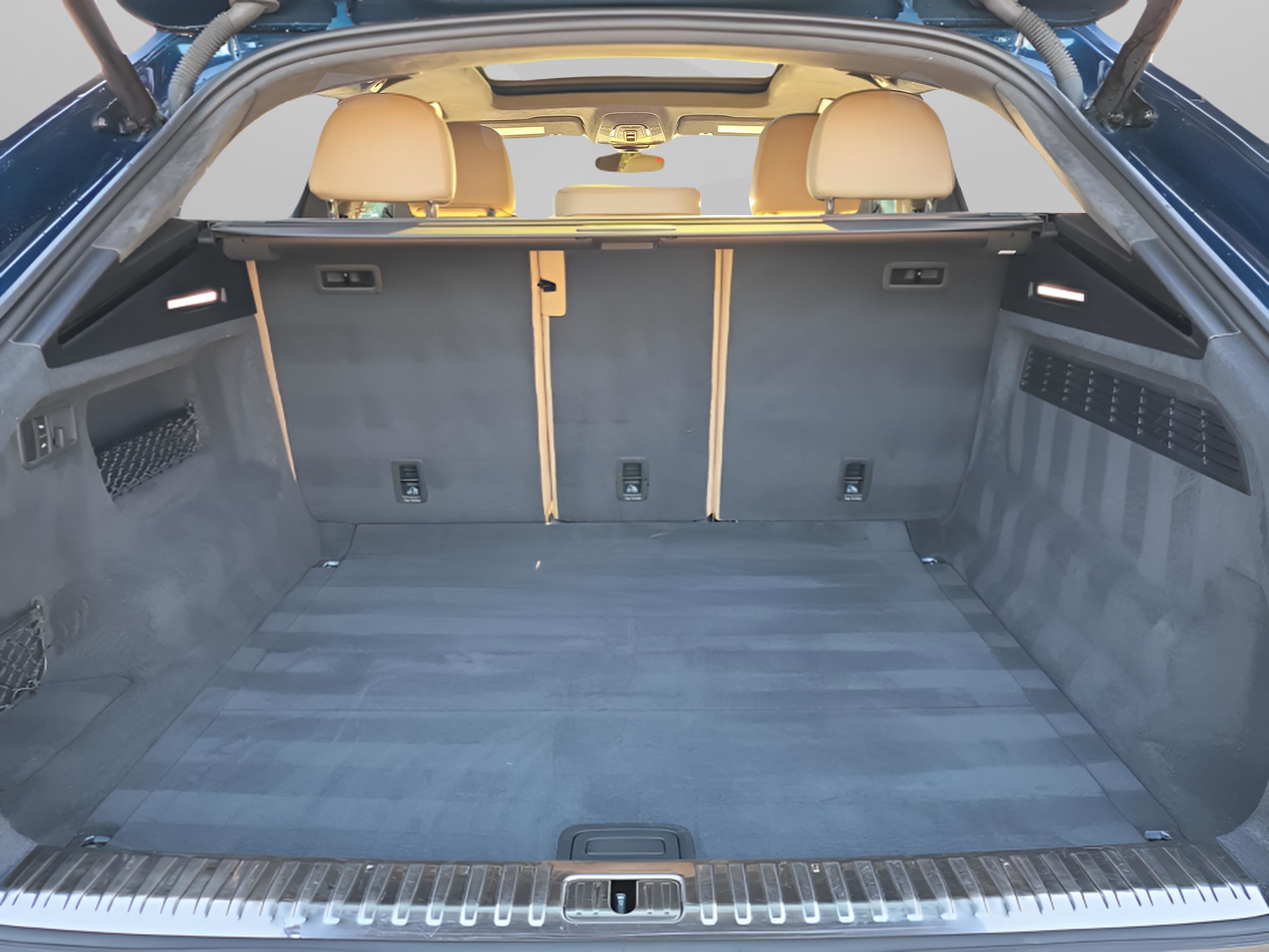 Used 2020 Audi Q8 Prestige image 26