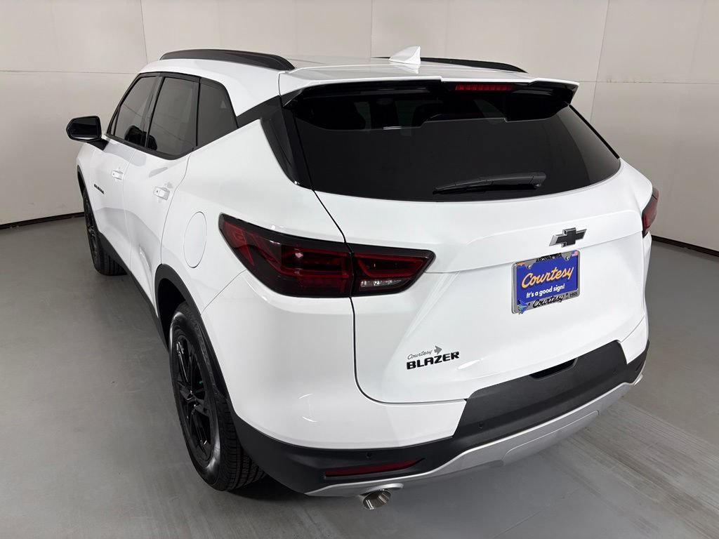 New 2026 Chevrolet Blazer LT w/ Midnight/Sport Edition FWD image 7