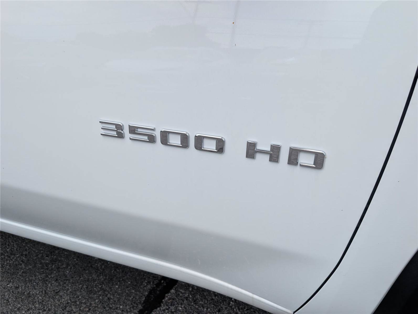 New 2026 Chevrolet Silverado 3500 LTZ w/ LTZ Convenience Package AWD/4WD image 7