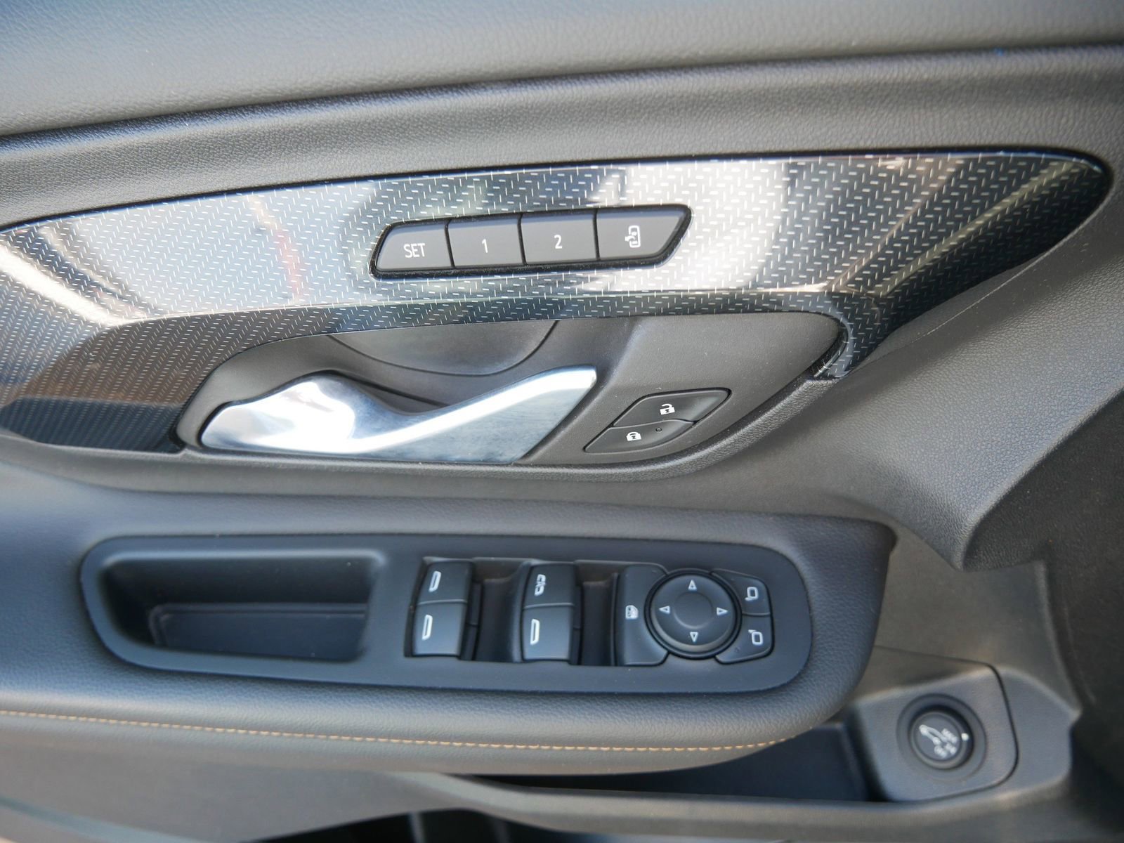 Used 2022 GMC Terrain AT4 w/ Infotainment Package II image 17