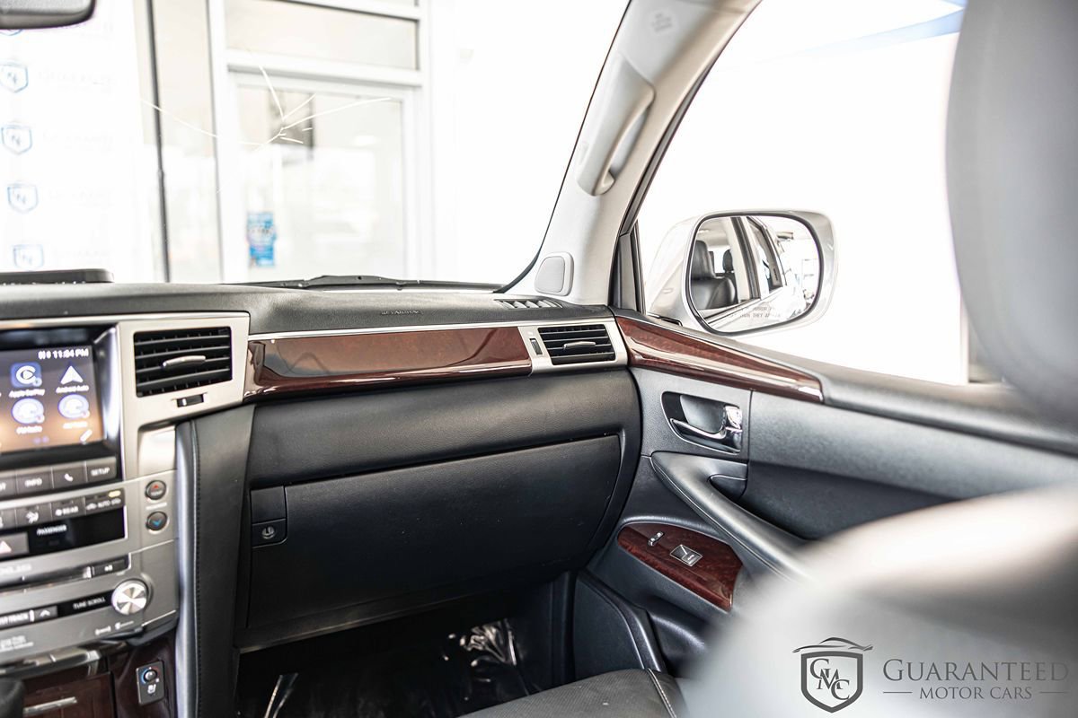 Used 2015 Lexus LX 570 4WD w/ Luxury Package image 42