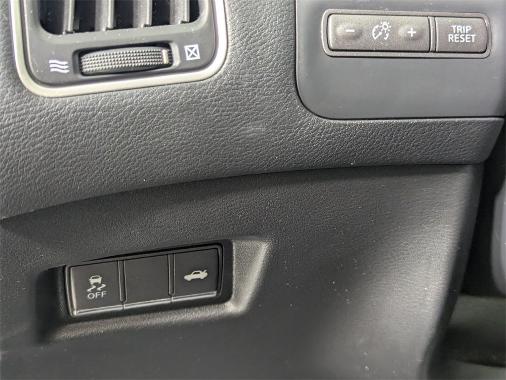 Used 2016 INFINITI Q50 3.0t Premium w/ 3.0T Premium Plus Package image 12