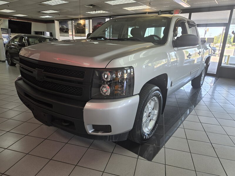 Used 2012 Chevrolet Silverado 1500 LTZ AWD/4WD image 2