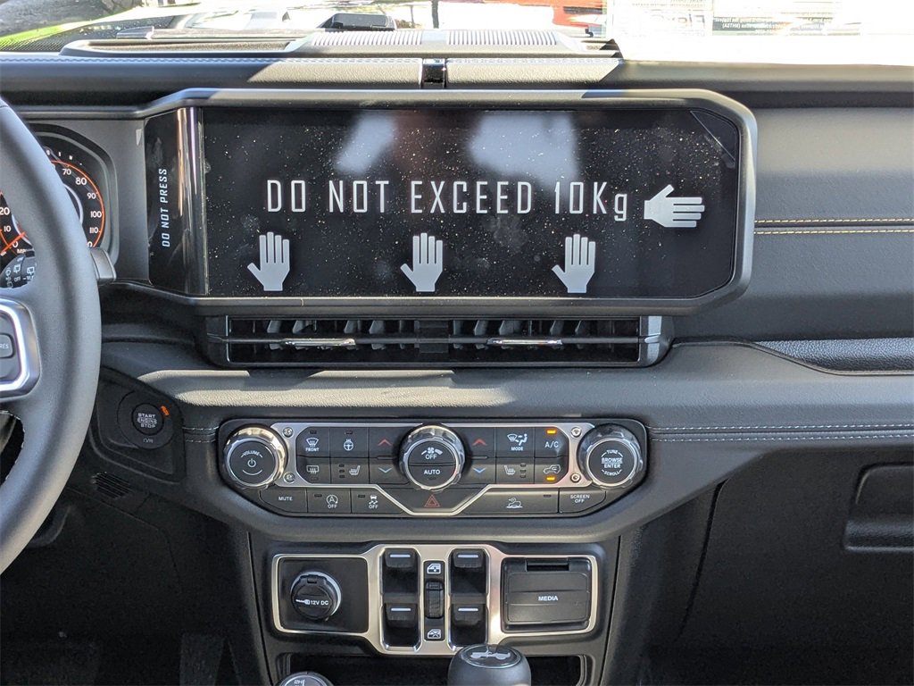 New 2026 Jeep Wrangler Sahara w/ Technology Group image 20