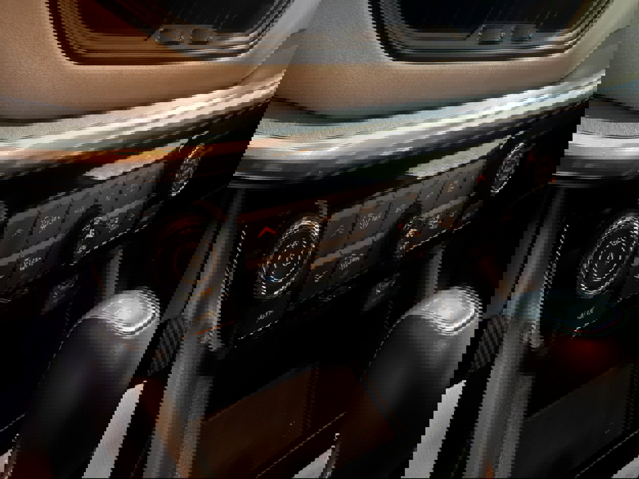 Used 2024 Jeep Compass Limited image 12