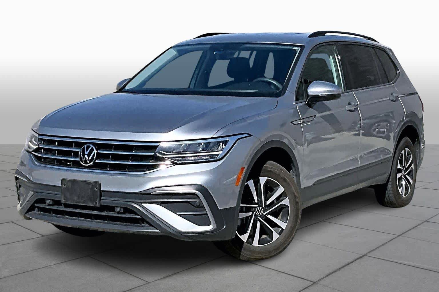 Used 2023 Volkswagen Tiguan S FWD image 2