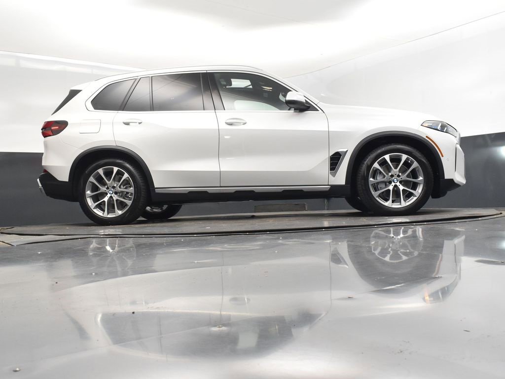 New 2026 BMW X5 xDrive50e image 43