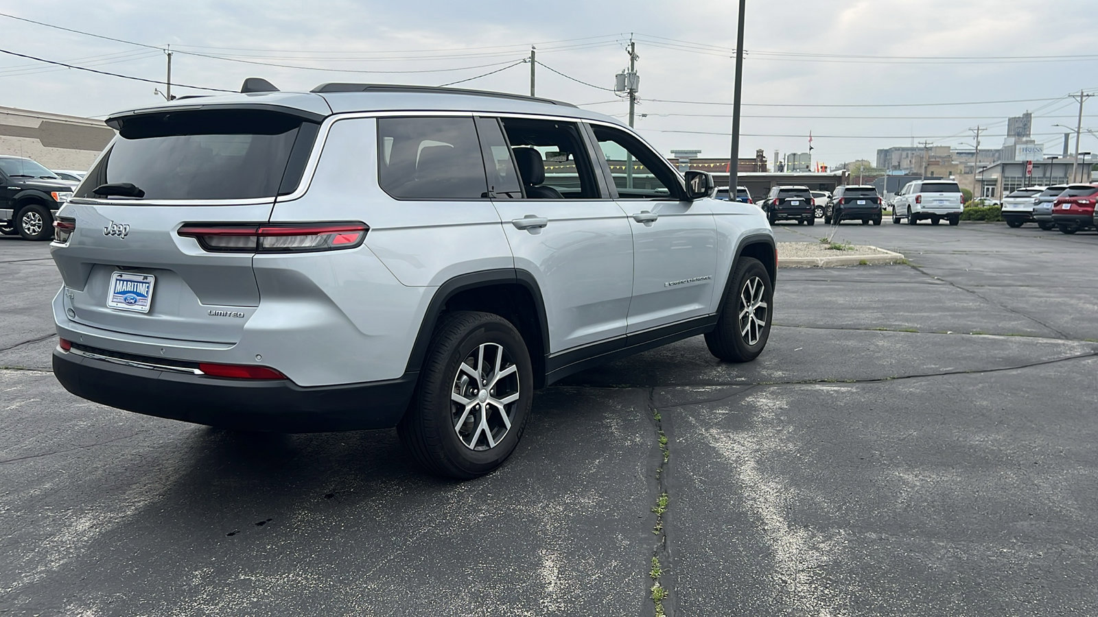 Used 2024 Jeep Grand Cherokee L Limited w/ Luxury Tech Group II image 5