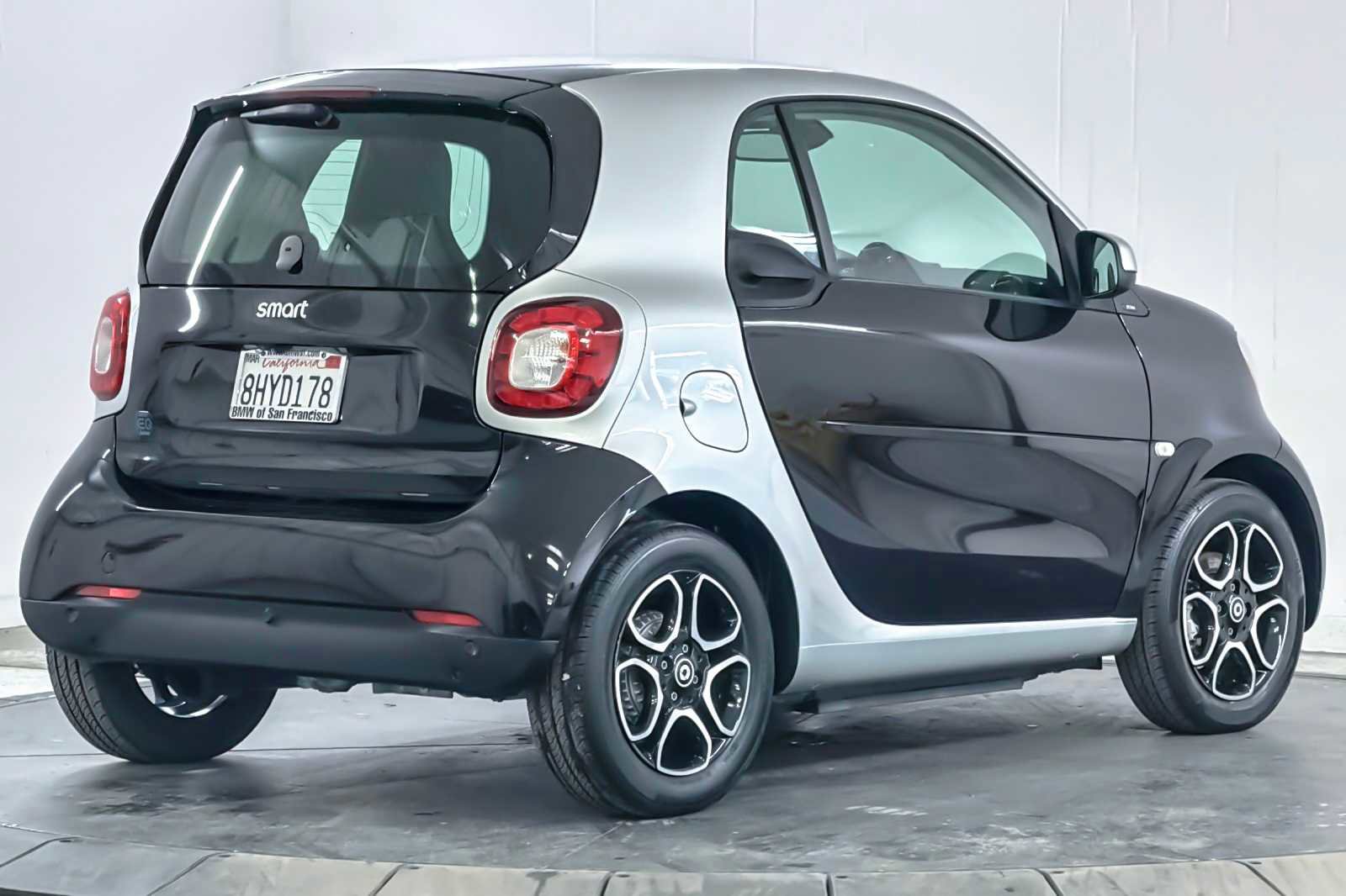 Used 2018 smart fortwo electric drive image 2