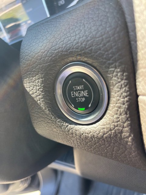 Used 2021 GMC Yukon XL Denali w/ Denali Premium Package image 20