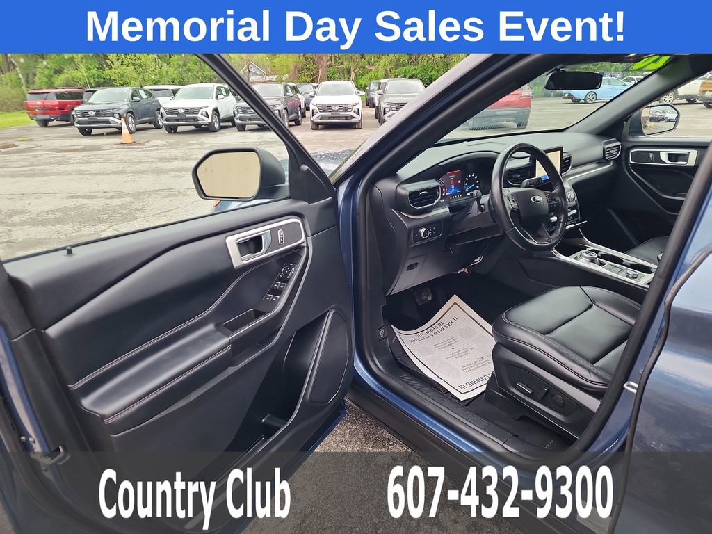 Used 2020 Ford Explorer XLT w/ Equipment Group 202A AWD/4WD image 10