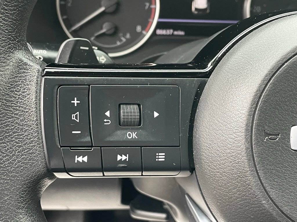 Used 2021 Nissan Rogue SV image 27