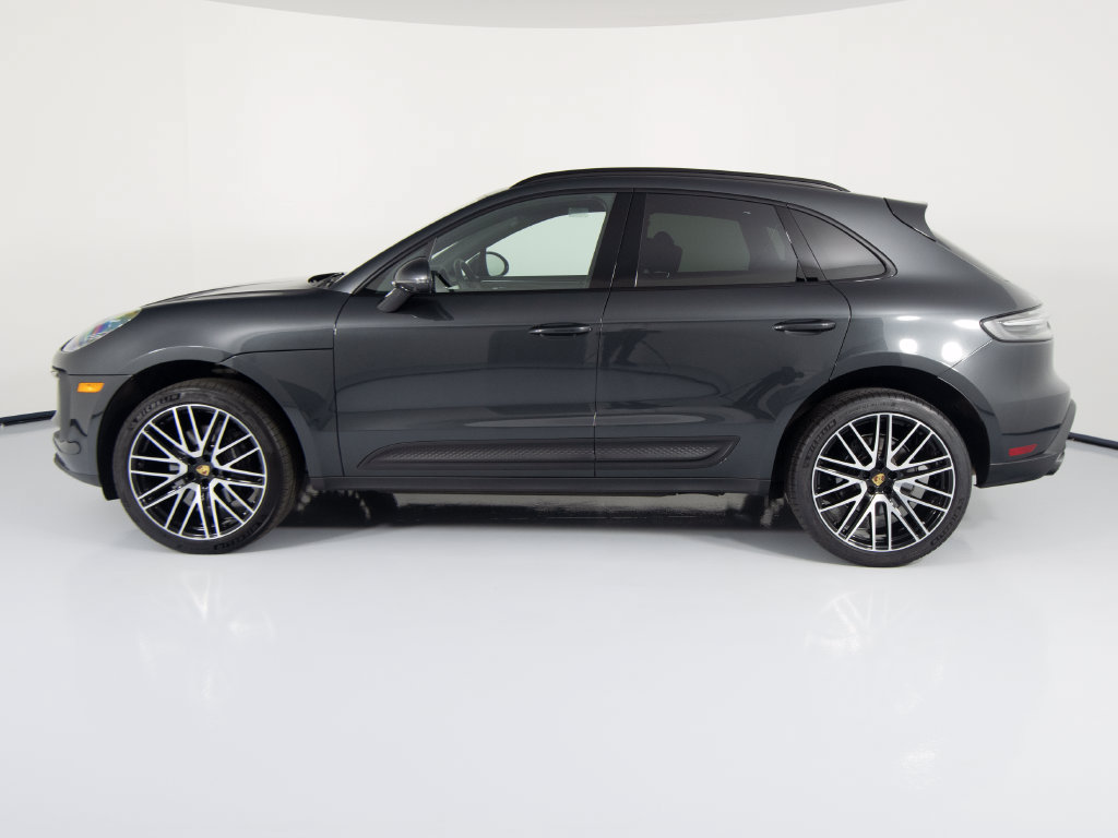 Certified 2026 Porsche Macan AWD/4WD image 7
