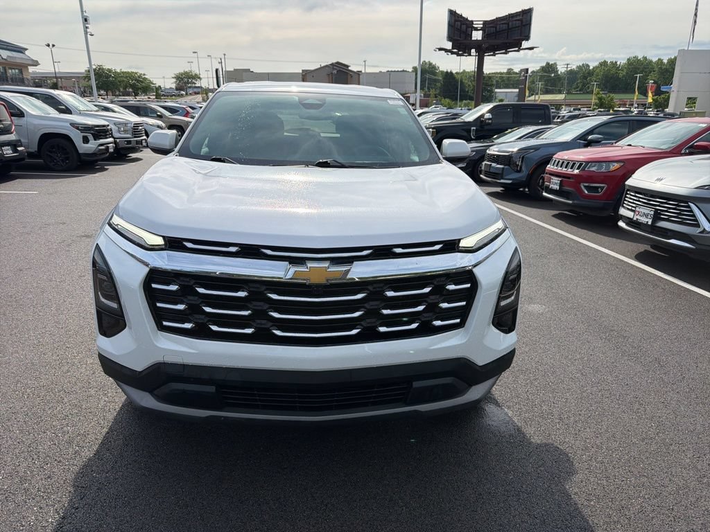 Used 2025 Chevrolet Equinox LT AWD/4WD image 4