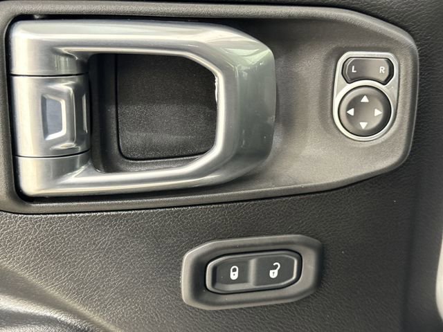 Used 2022 Jeep Gladiator Sport image 22