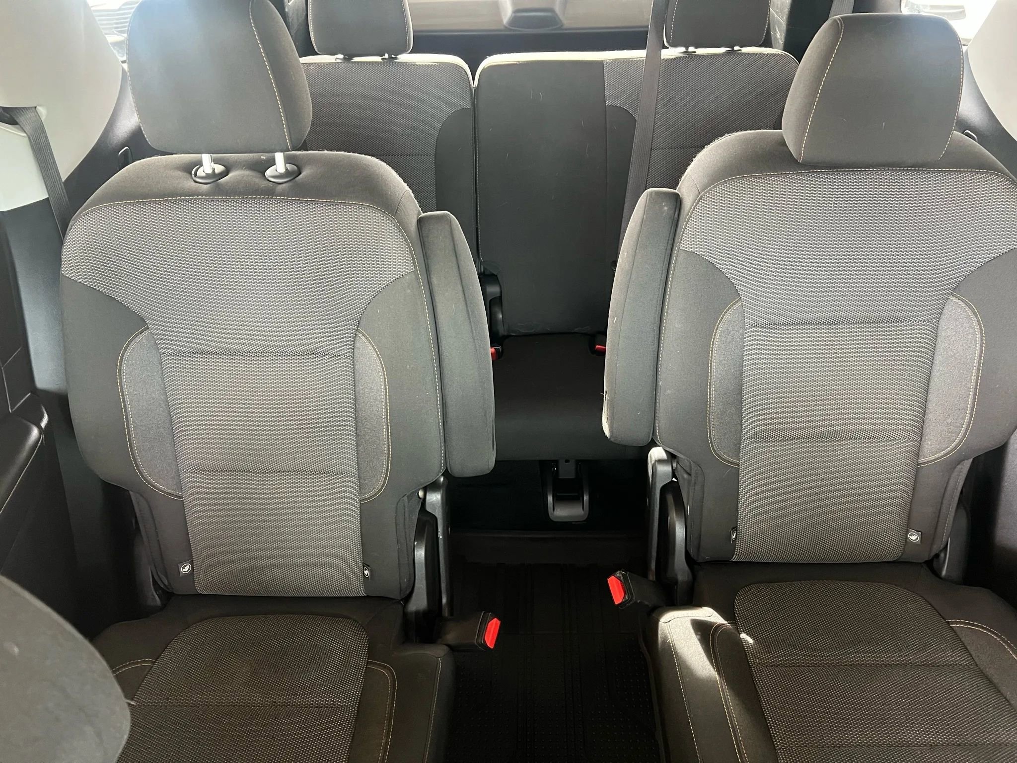 Used 2021 Chevrolet Traverse LT image 34