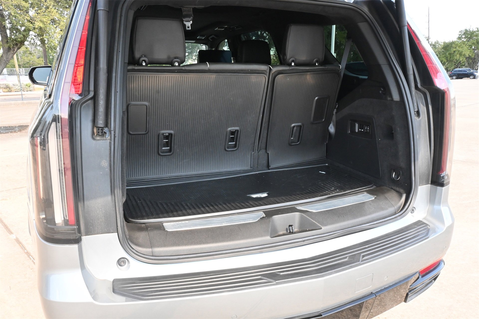 Certified 2023 Cadillac Escalade Sport Platinum w/ LPO, Floor Liner Package image 24