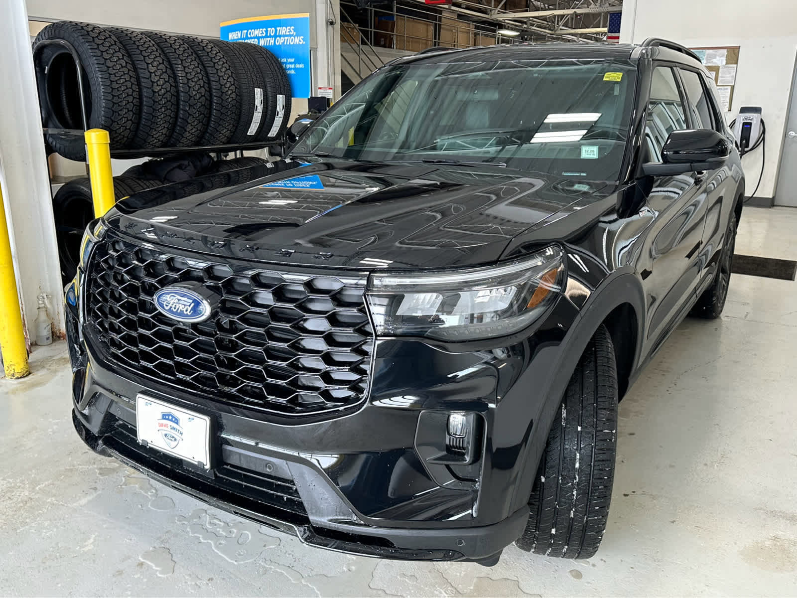 New 2026 Ford Explorer ST-Line w/ ST-Line Street Pack image 4