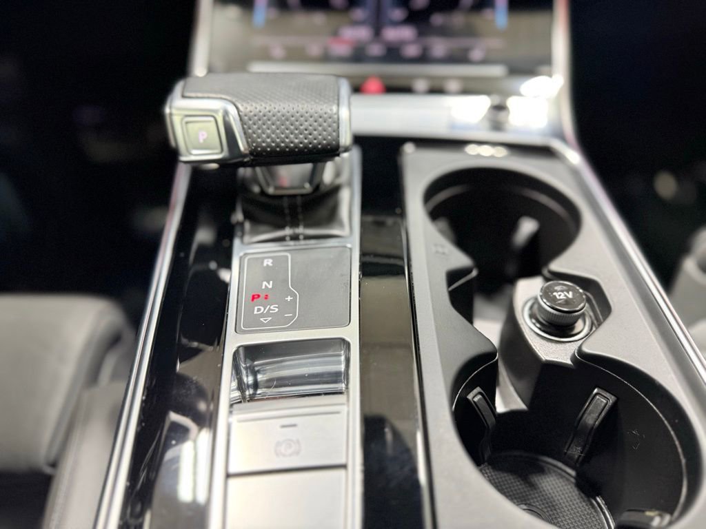 Used 2021 Audi S6 Premium Plus w/ S Sport Package image 24