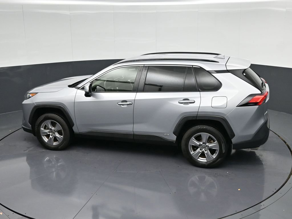 Used 2022 Toyota RAV4 LE image 27