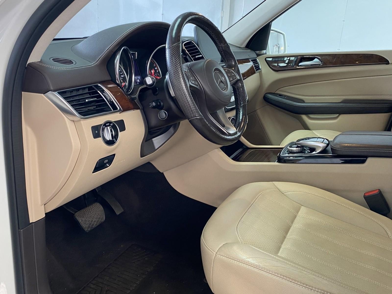 Used 2019 Mercedes-Benz GLS 450 4MATIC image 26