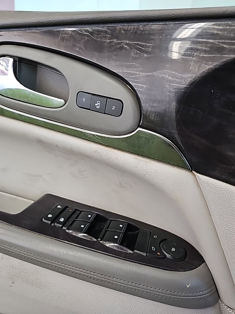 Used 2016 Buick Enclave Leather image 16