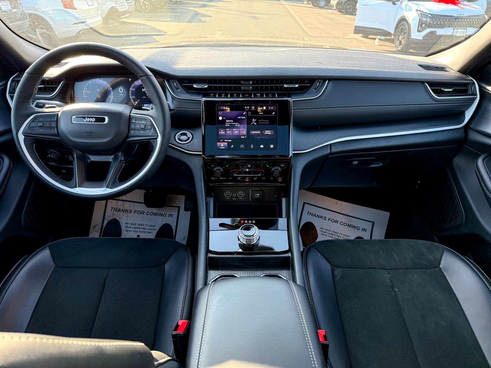 Used 2025 Jeep Grand Cherokee Altitude image 31