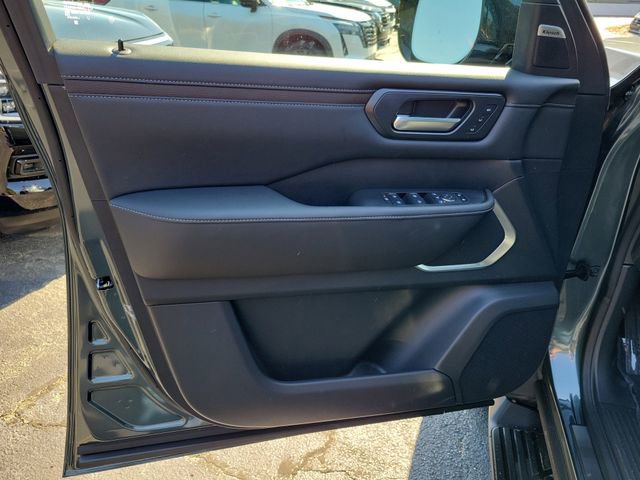 New 2026 Nissan Armada Platinum image 5