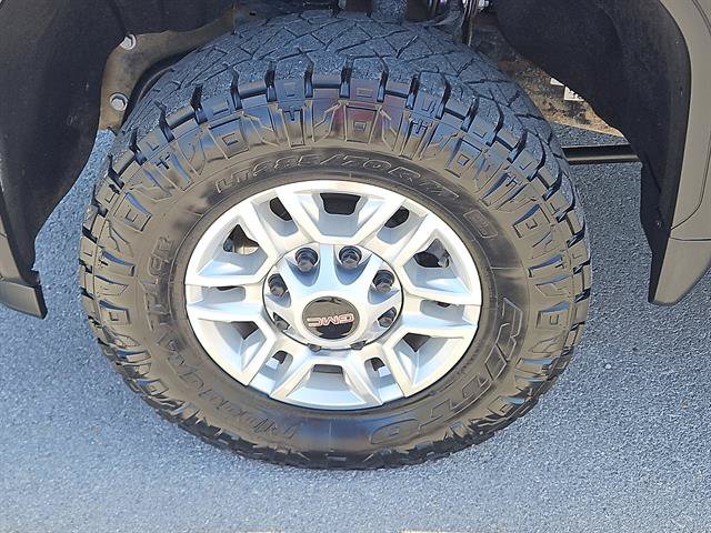 Used 2025 GMC Sierra 2500 SLE w/ SLE Value Package; AWD/4WD image 9