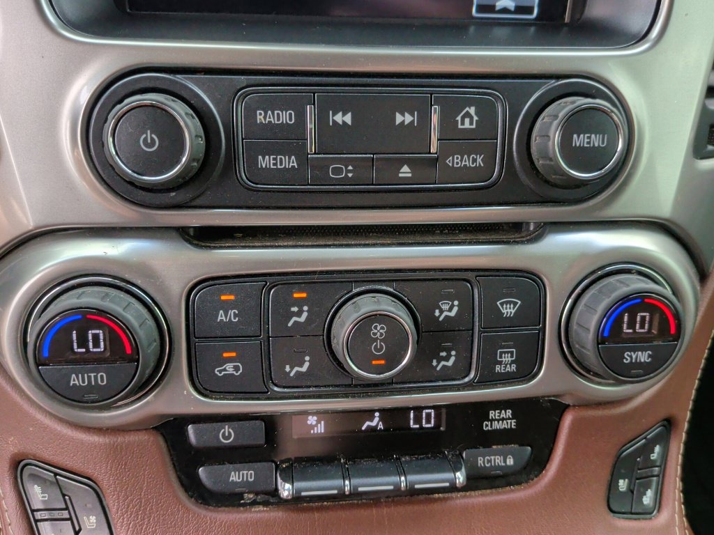Used 2020 Chevrolet Suburban Premier w/ Max Trailering Package AWD/4WD image 28