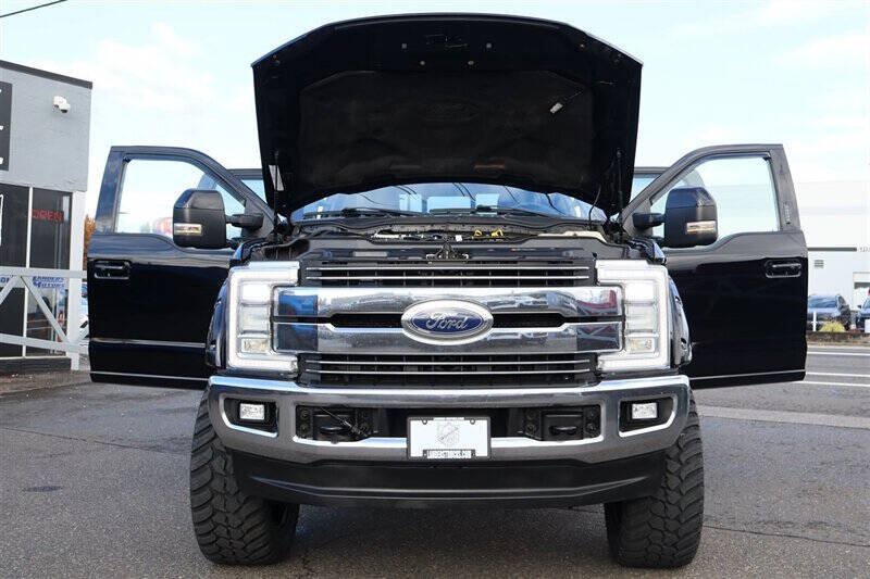 Used 2017 Ford F350 Lariat w/ Lariat Ultimate Package AWD/4WD image 35