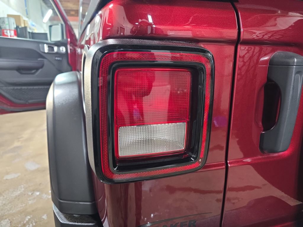 Used 2021 Jeep Wrangler Sport image 31