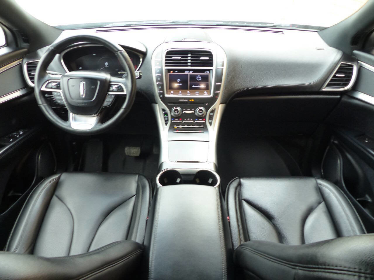 Used 2019 Lincoln Nautilus Premier AWD/4WD image 26