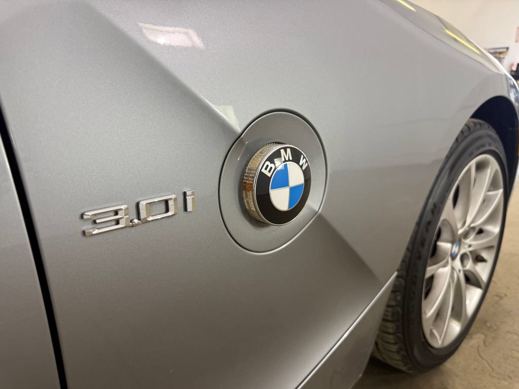 Used 2007 BMW Z4 3.0i RWD image 22
