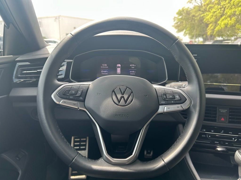 Used 2025 Volkswagen Jetta Sport image 20