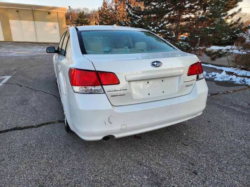 Used 2014 Subaru Legacy 2.5i Premium image 8