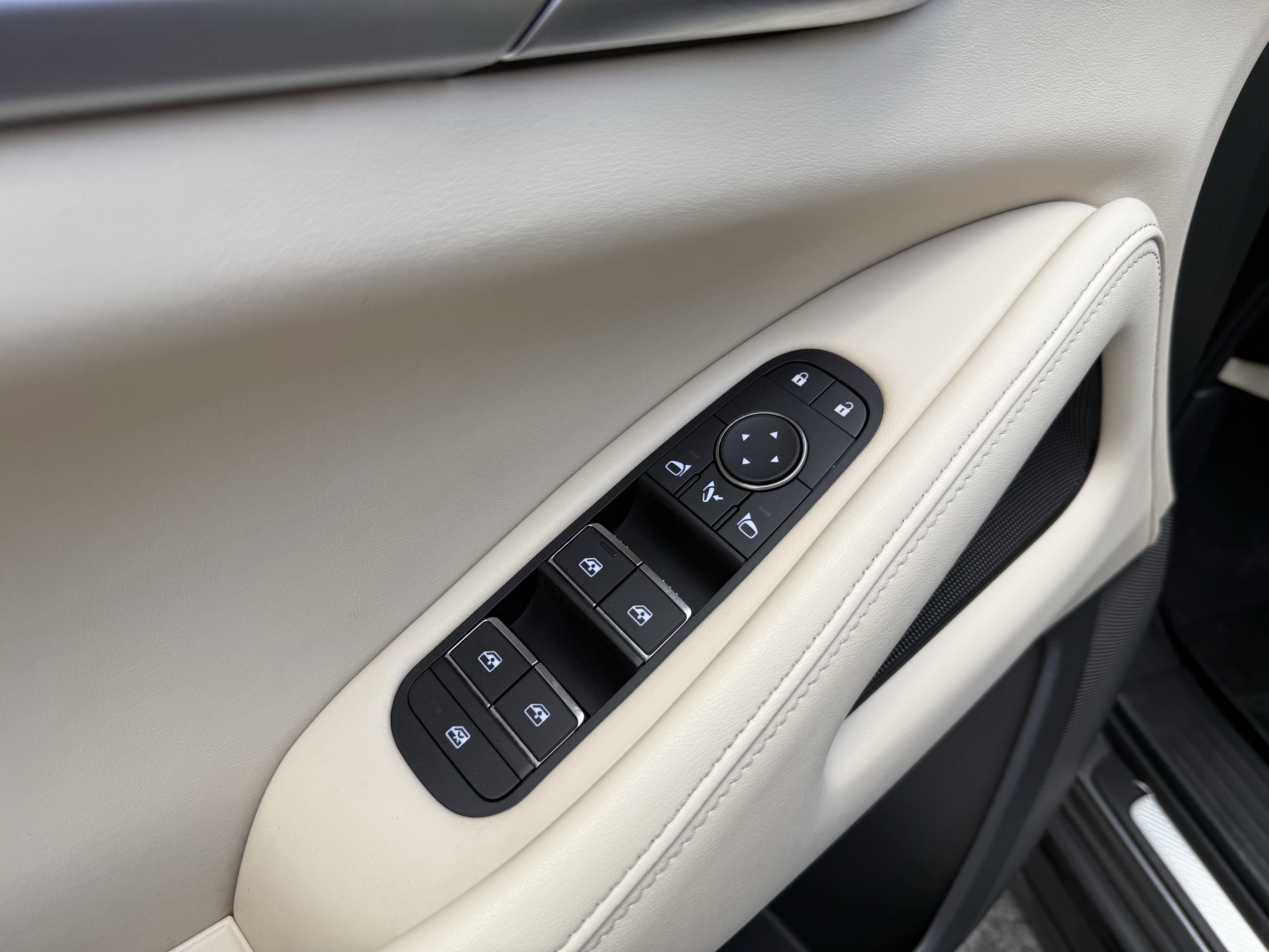 Certified 2023 INFINITI QX60 Luxe image 11