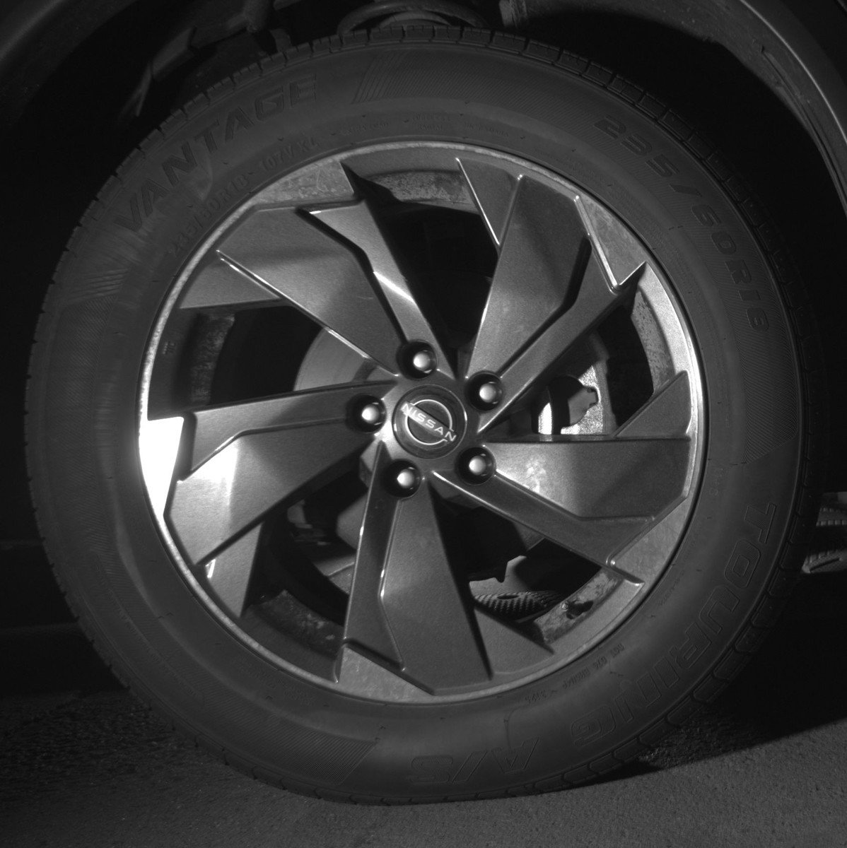 Used 2025 Nissan Rogue SV AWD/4WD image 13