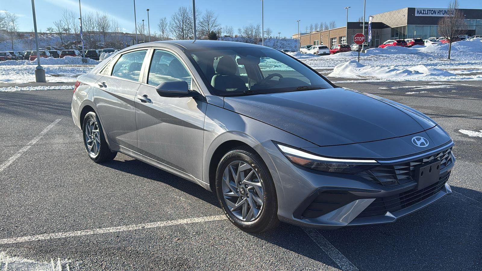 Used 2024 Hyundai Elantra SEL image 1