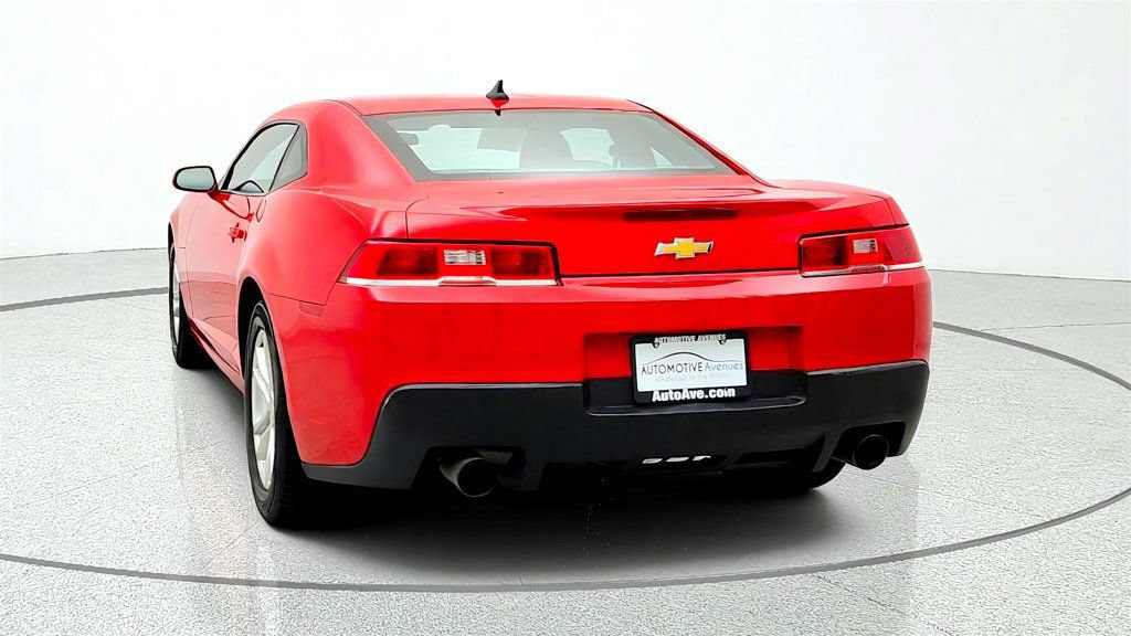 Used 2015 Chevrolet Camaro LS RWD image 6