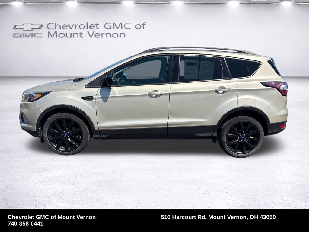 Used 2018 Ford Escape SE w/ SE Sport Appearance Package image 2