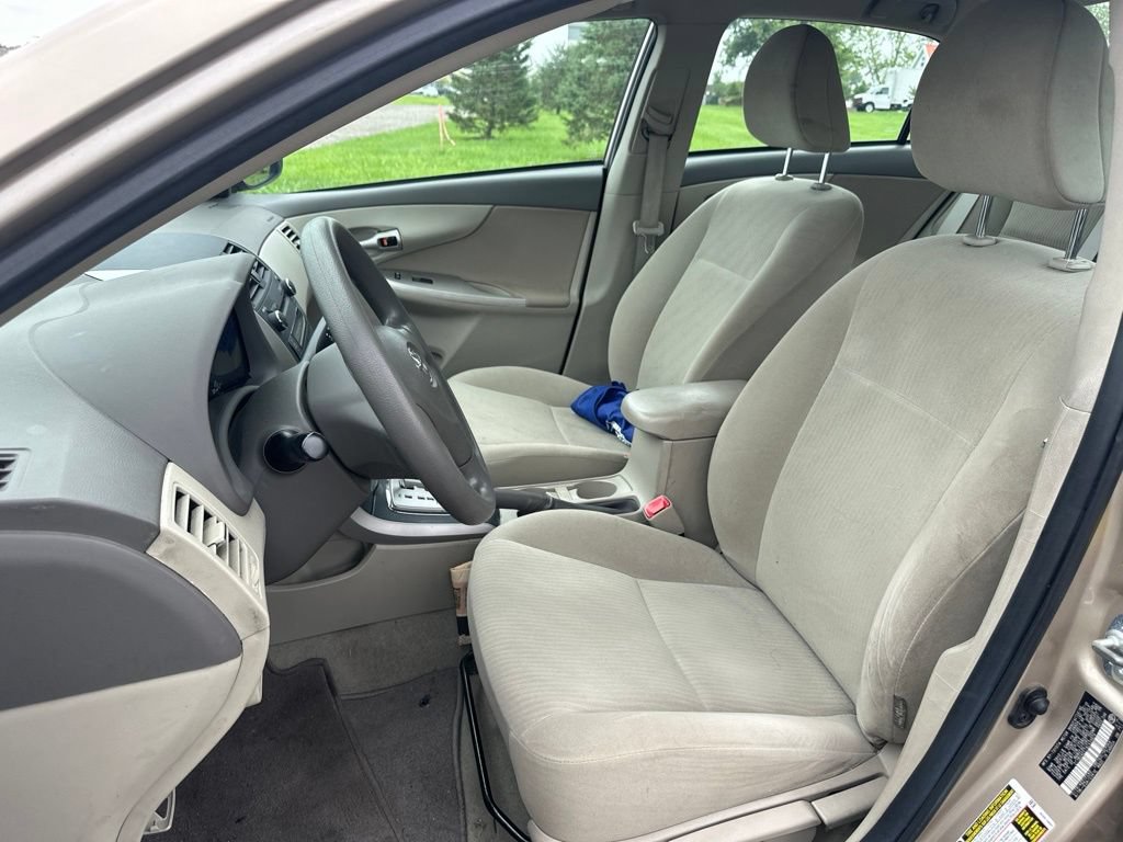 Used 2010 Toyota Corolla LE FWD image 14