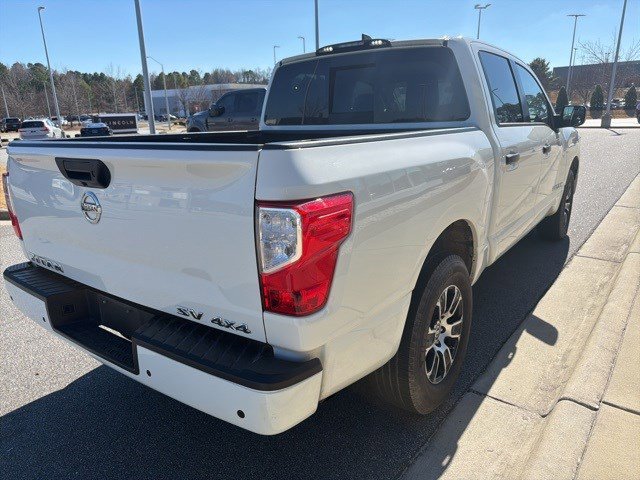 Used 2022 Nissan Titan SV image 6