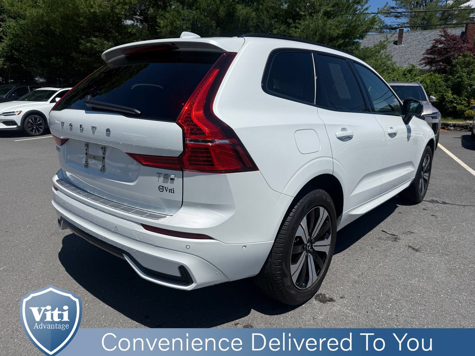 Certified 2025 Volvo XC60 T8 Plus w/ Protection Package Premier AWD/4WD image 8
