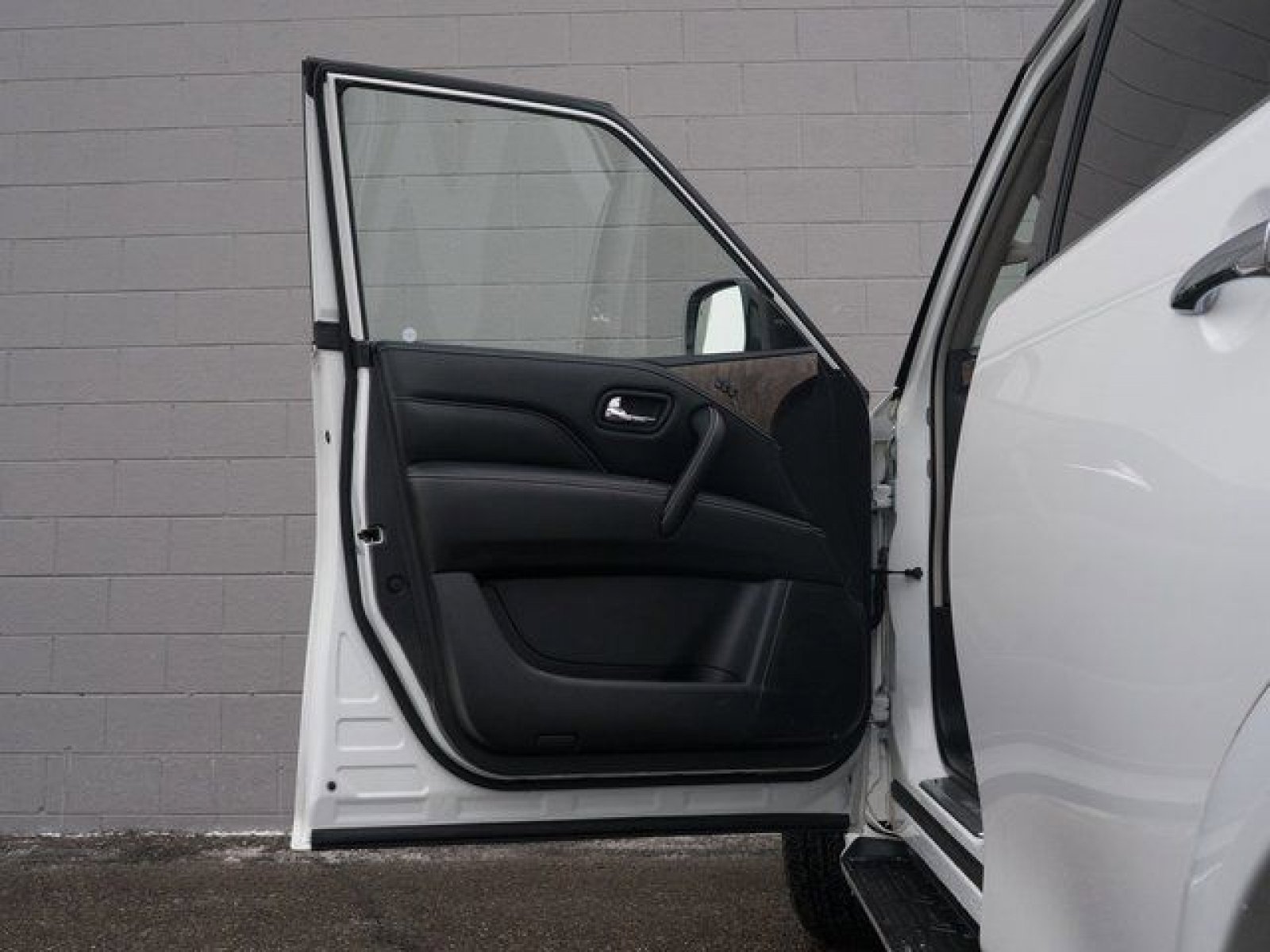 Used 2021 INFINITI QX80 Premium Select w/ All-Season Package image 14